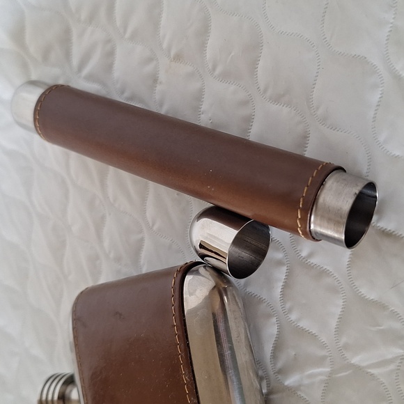 Flask Set - Picture 3 of 6